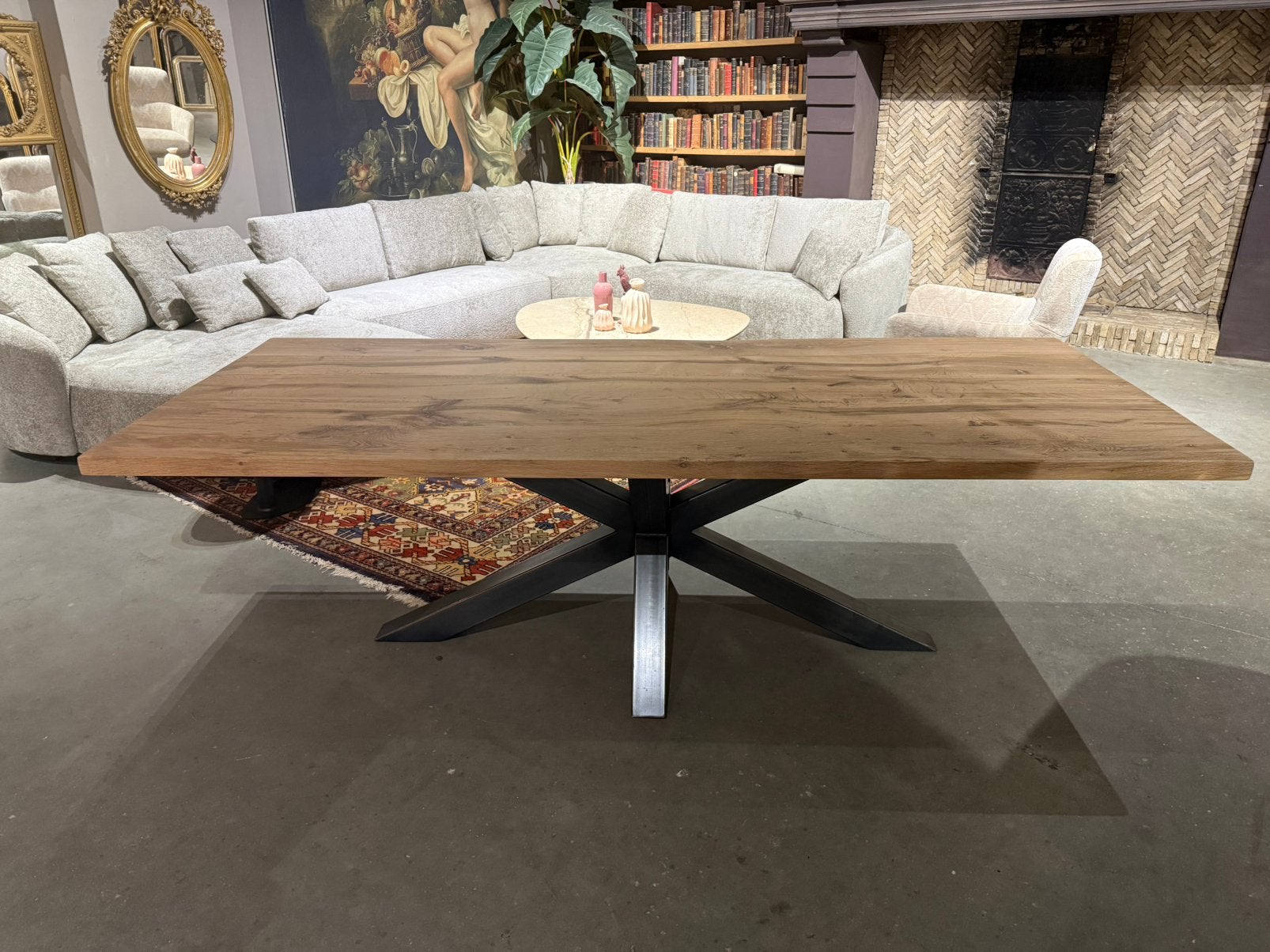 Showroommodel 240x100 verouderd maasief eiken blad spinpoot