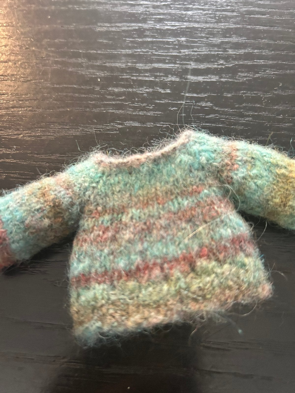 Bjd doll klein truitje 5 cm bij 5 cm lang, Ophalen of Verzenden, Zo goed als nieuw, Pop