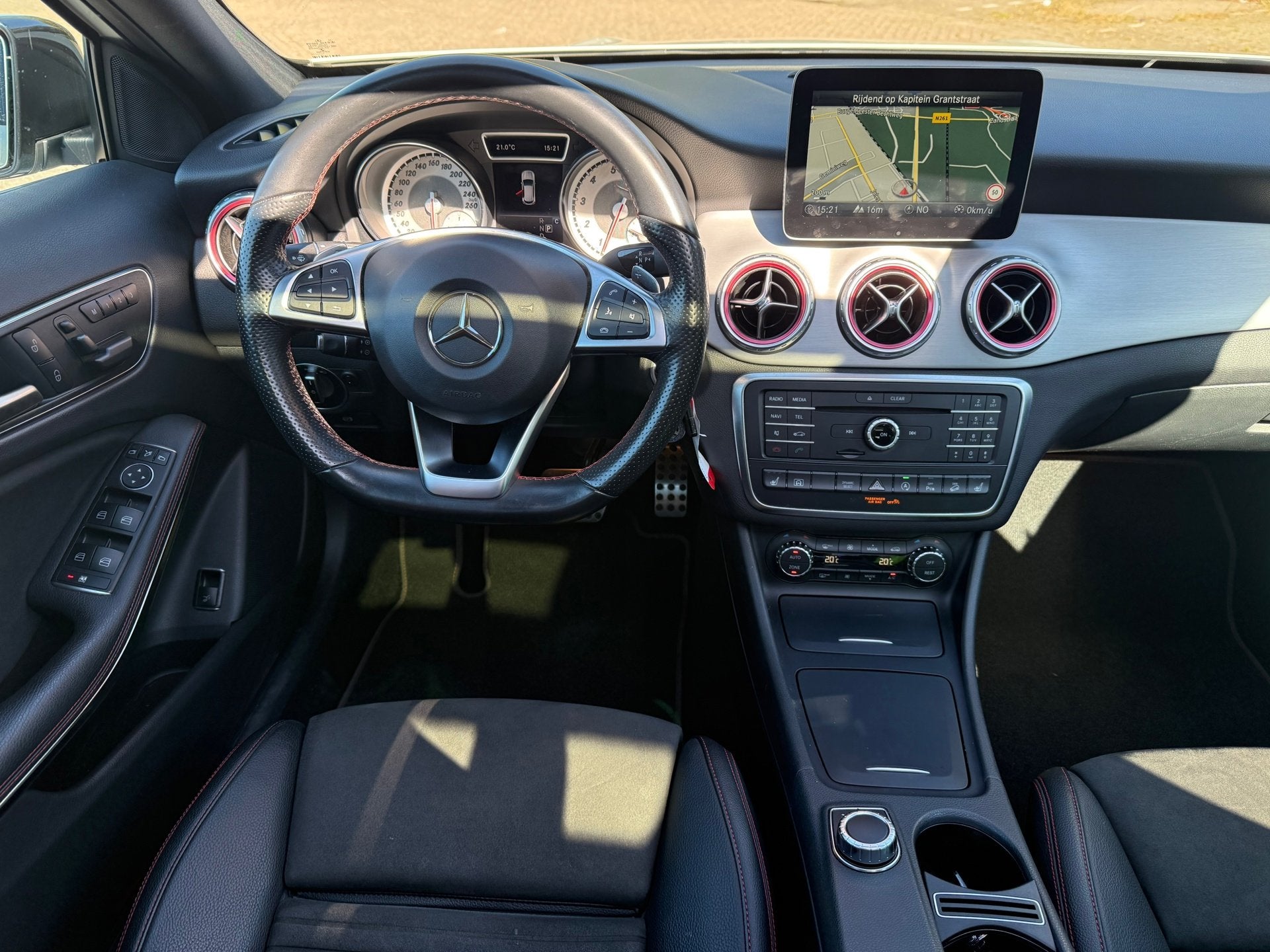 Mercedes-Benz GLA-klasse 250 4Matic Prestige AMG l Panoramad, Auto's, Automaat, Dealer onderhouden, 15 km/l, 4 cilinders