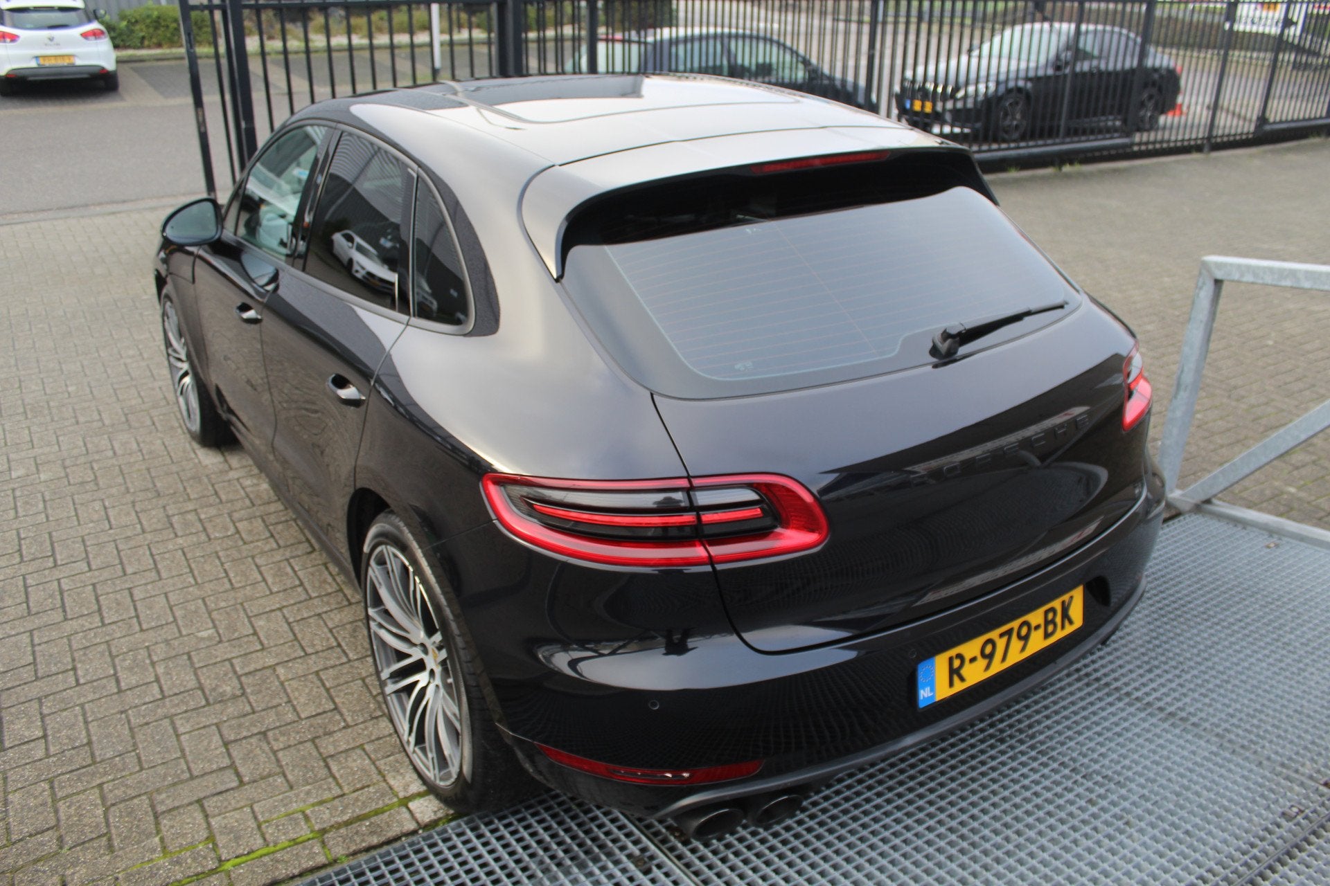 Porsche Macan 3.6 Turbo Panoramadak/Luchtvering/Sportuitlaat, Automaat, 12 maanden, Gebruikt, Euro 6