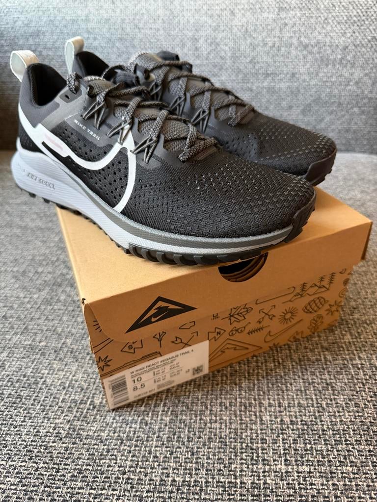 Nike Pegasus Trail 4 maat 42, Nieuw, Ophalen of Verzenden, Sportschoenen, Zwart