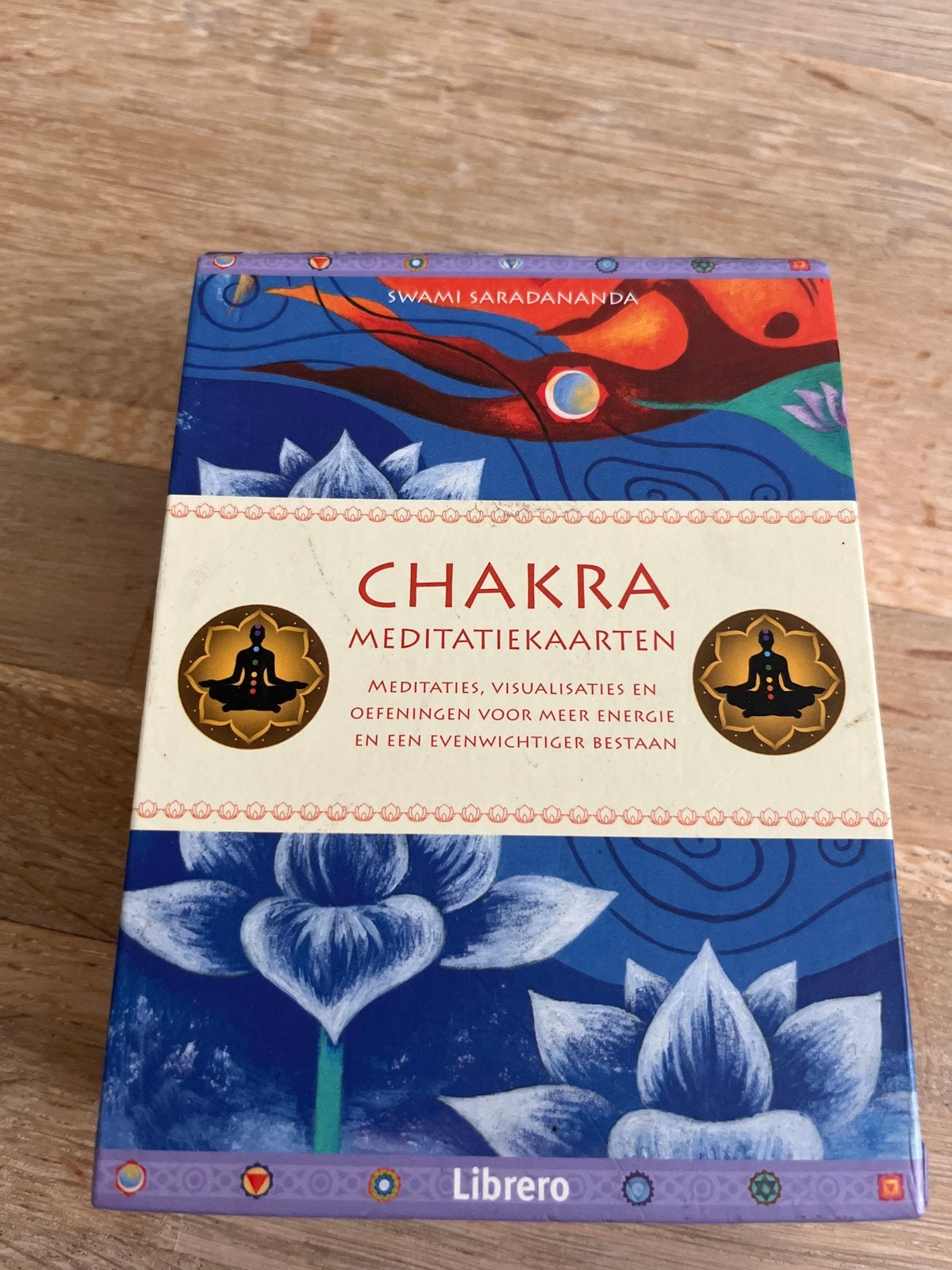 Chakra Meditatiekaarten - Swami Saradananda, Boeken, Ophalen of Verzenden, Zo goed als nieuw, Spiritualiteit algemeen, Instructieboek