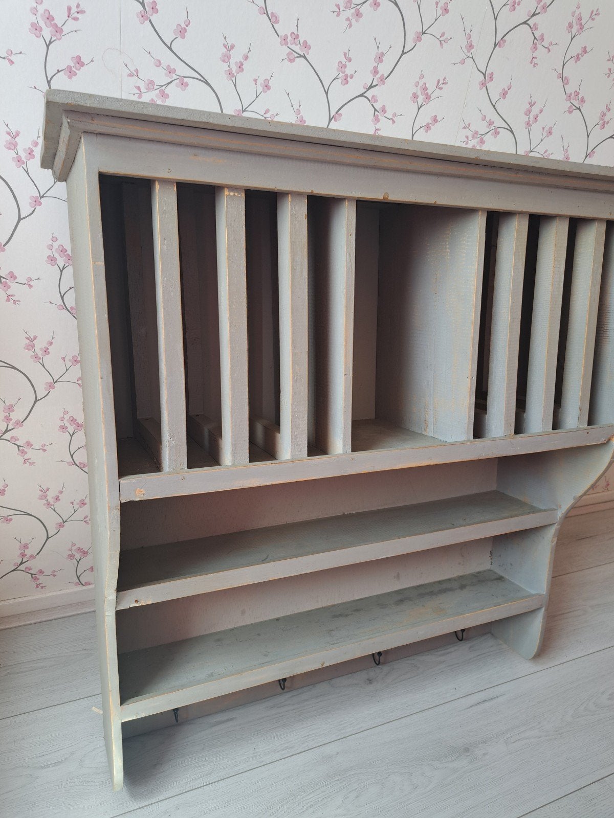 Vintage houten wandrek met bordenrek en haken, Ophalen