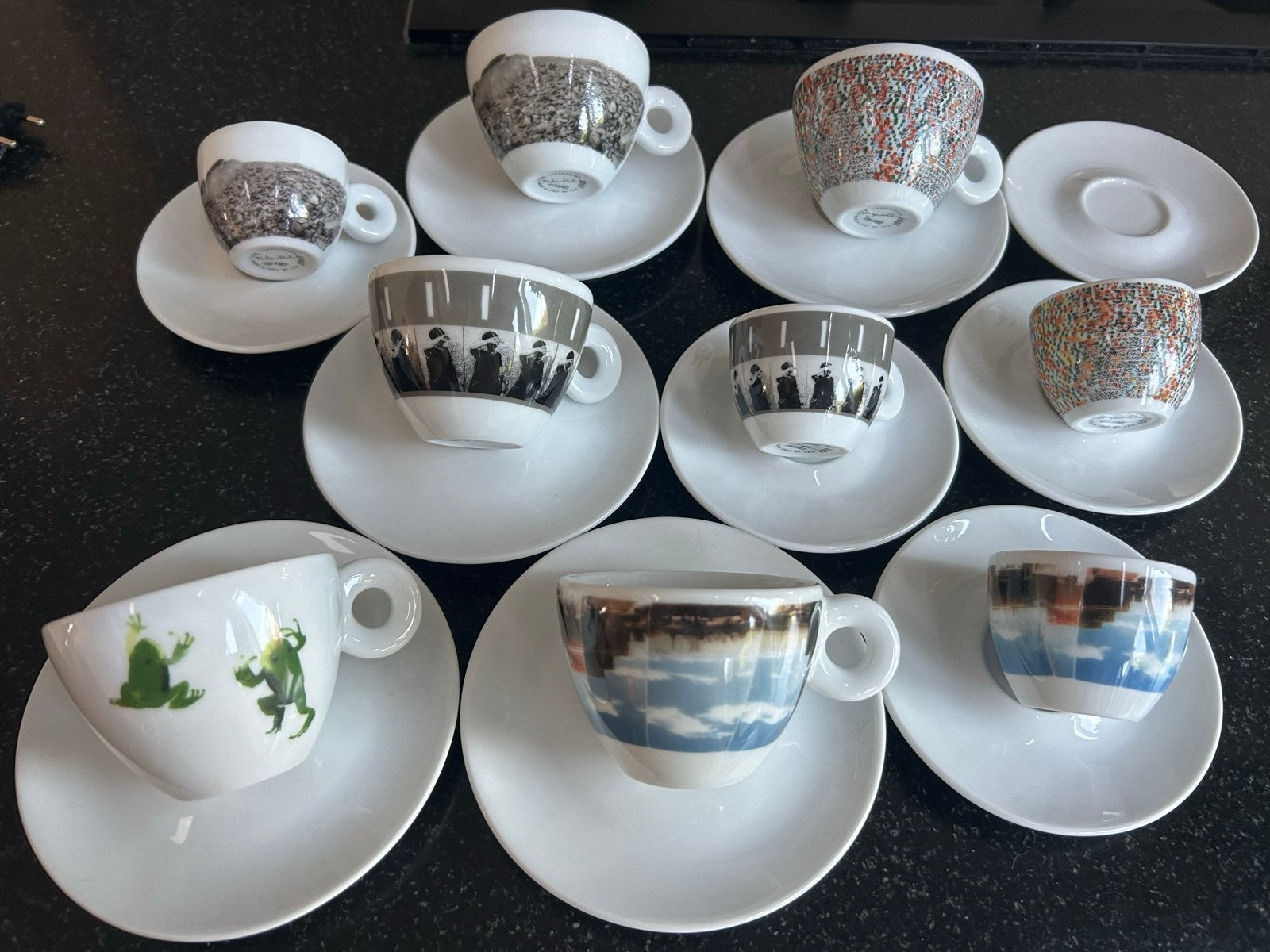 Illy Art Collection P.S.1 2001- 5 cappuccino/4 espresso WTC, Ophalen of Verzenden, Zo goed als nieuw, Kop(pen) en/of Schotel(s)