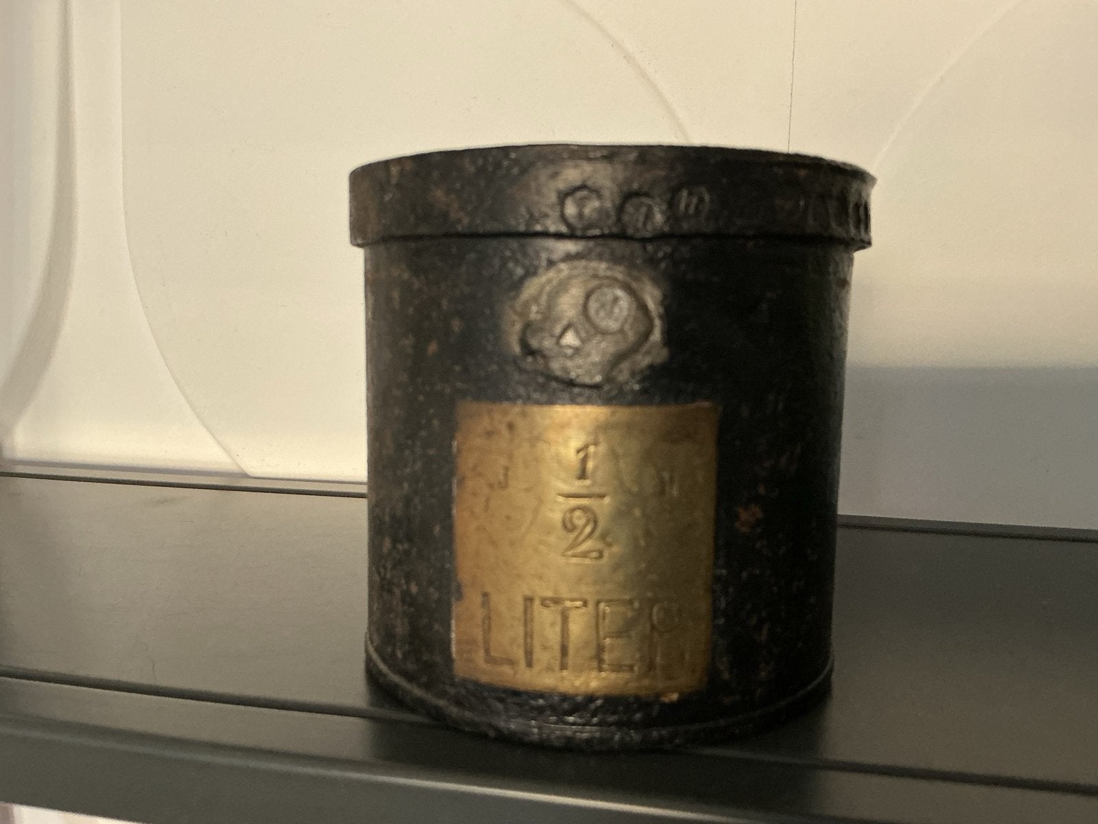 Antieke gietijzeren maatbeker 1/2 liter, Ophalen of Verzenden