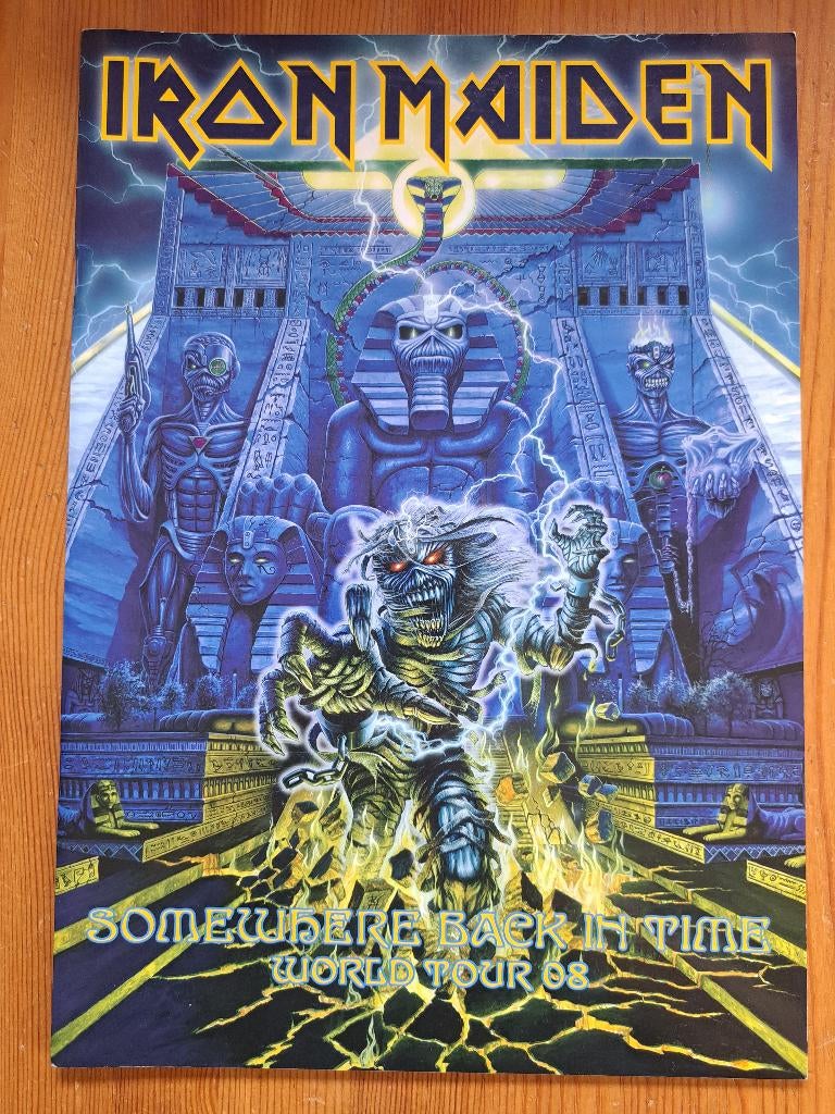 Iron Maiden tourbook: Somewhere Back in Time World Tour 08., Cd's en Dvd's, Vinyl | Hardrock en Metal, Ophalen of Verzenden, Zo goed als nieuw