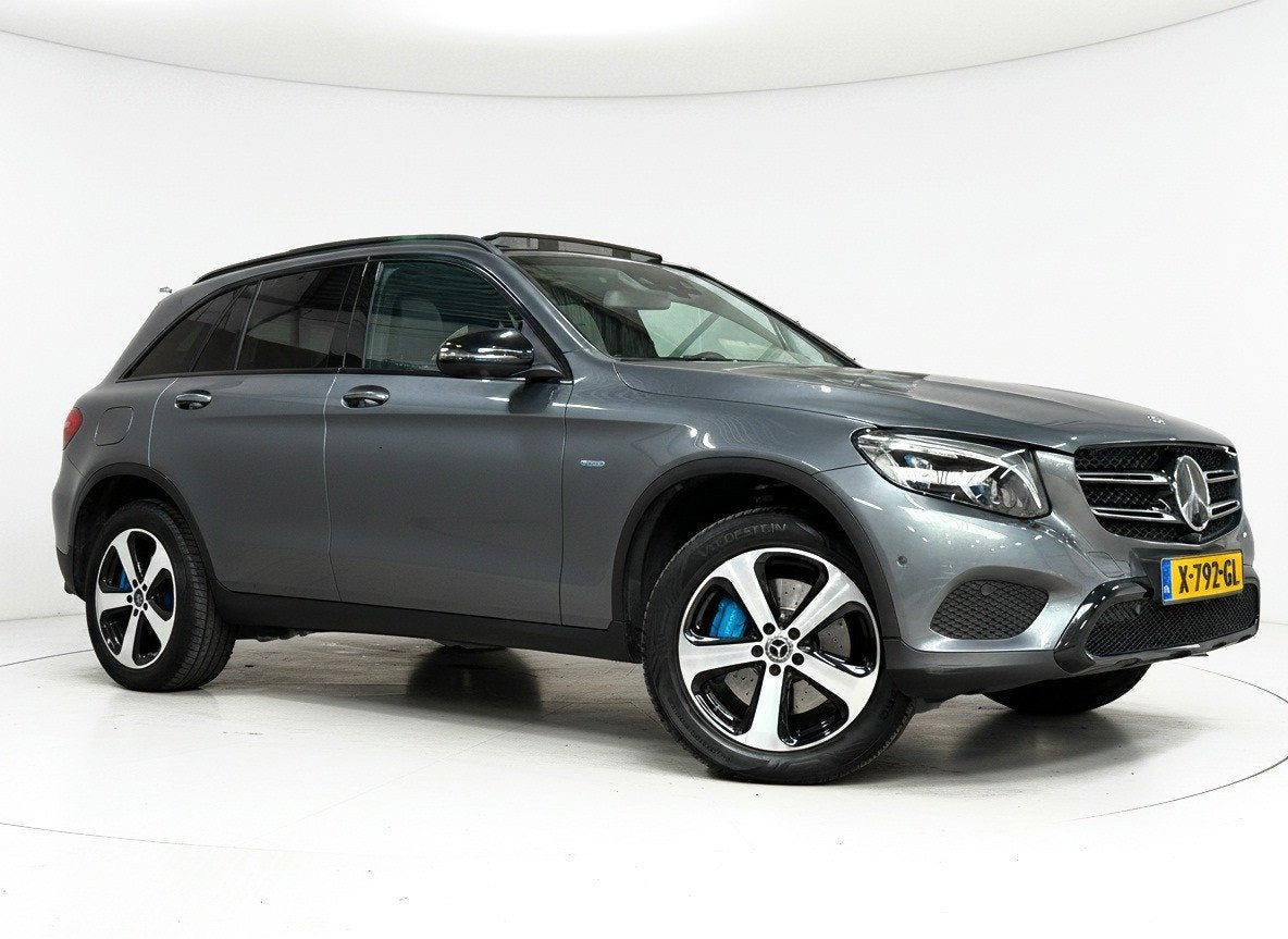 Mercedes-Benz GLC-klasse 350e 4MATIC - AMG - Panorama - Burm, Automaat, Gebruikt, 4 cilinders, 2000 kg