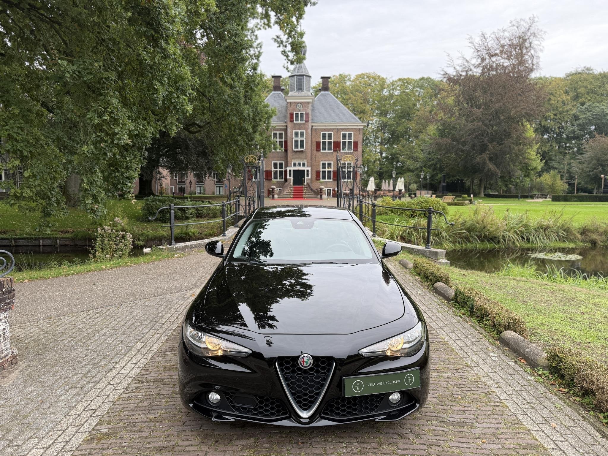 Alfa Romeo Giulia 2.0T Business | 91.000KM | Navi | Nieuwe S, Auto's, Automaat, 4 cilinders, 1404 kg, Zwart