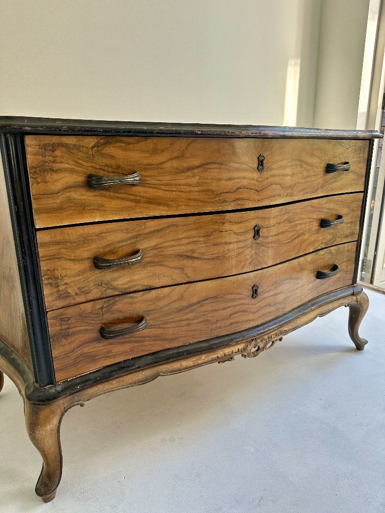 Karaktervolle Antieke Buikcommode - Wortelnoten Hout, Antiek en Kunst, Antiek | Meubels | Kasten, Ophalen
