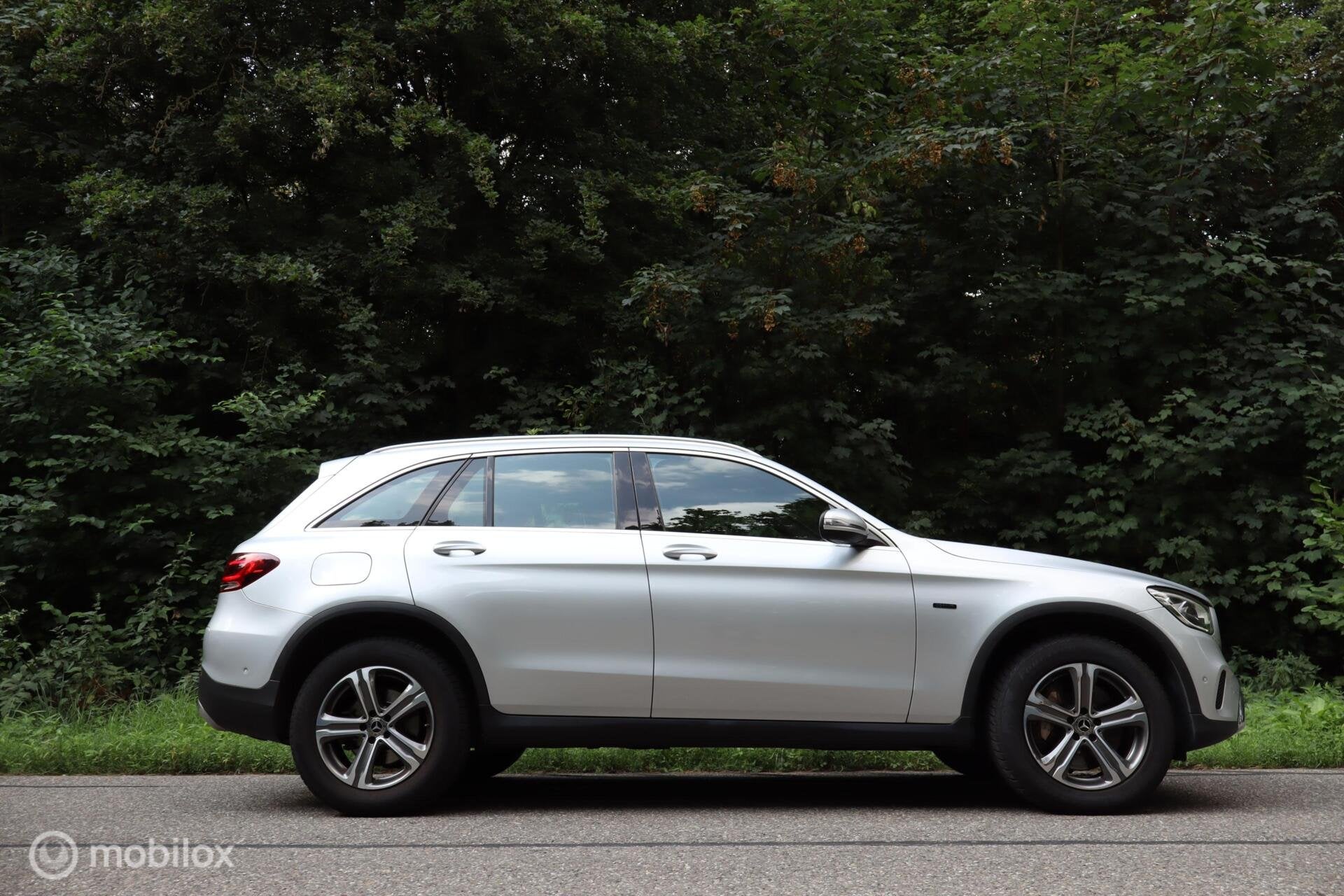 Mercedes GLC-klasse 300e 4MATIC Premium | Pano | Camera |, Automaat, Gebruikt, Euro 6, 2000 kg