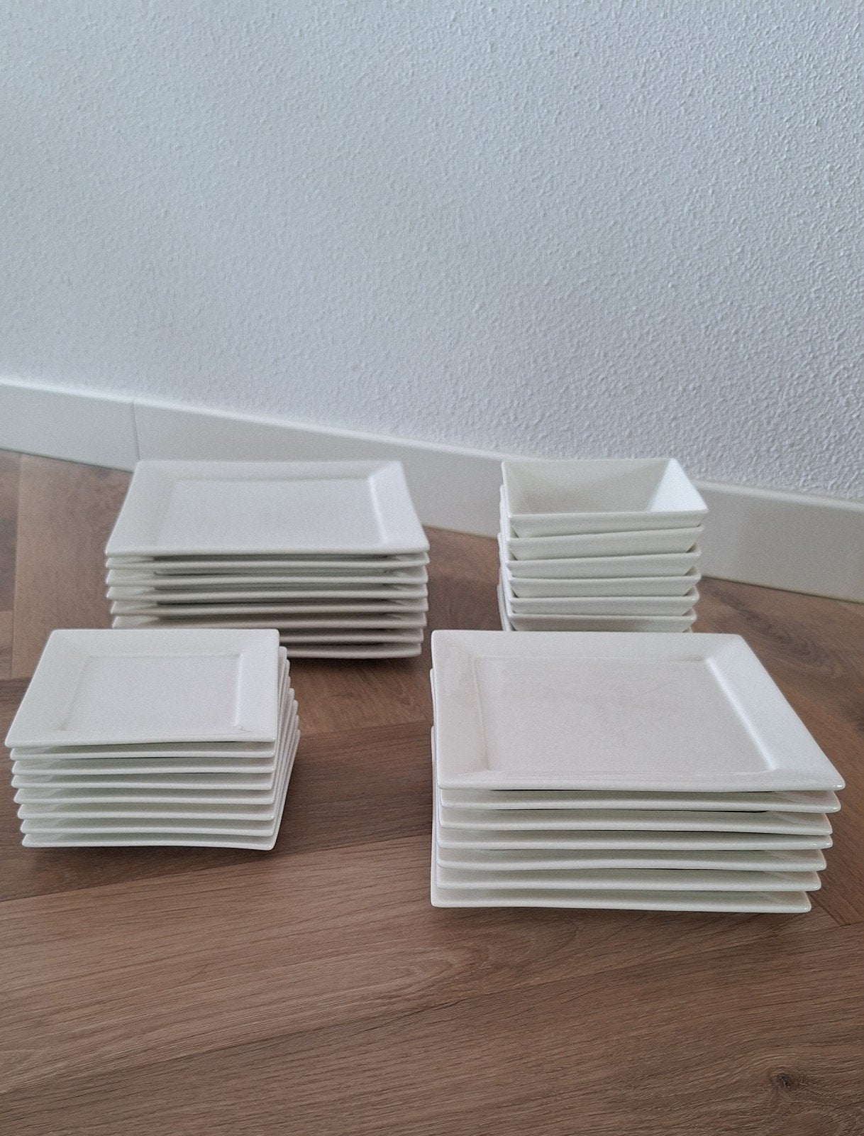 Wit vierkant servies  borden, Huis en Inrichting, Ophalen, Wit