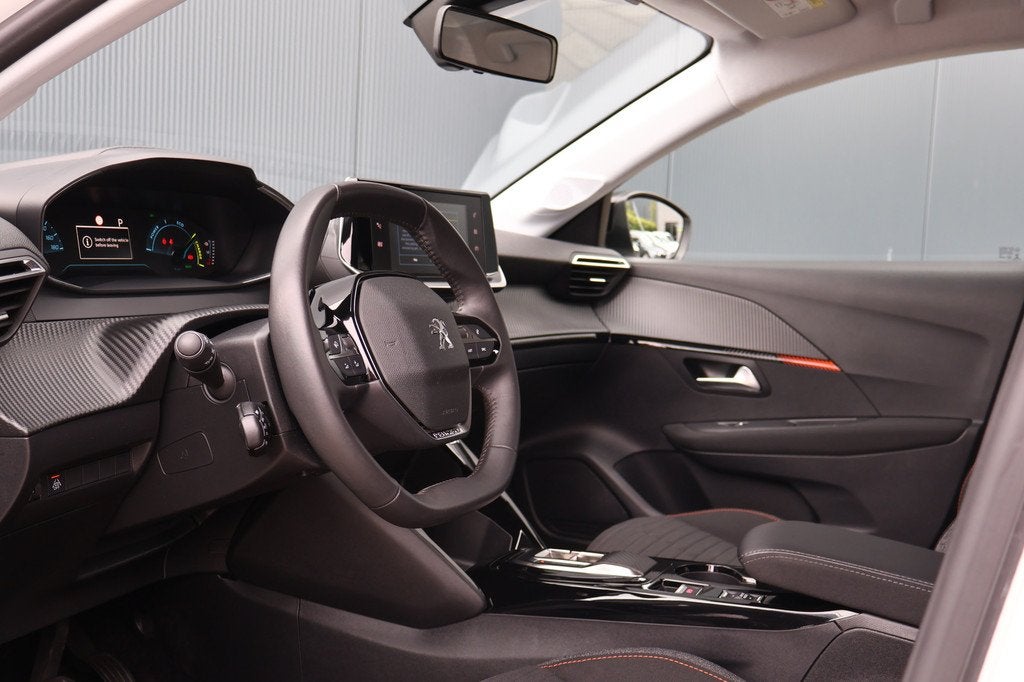 Peugeot e-208 EV Active 50 kWh 3-fase 92% soh | Apple Carpla, Gebruikt, Zwart, 24 min, Wit