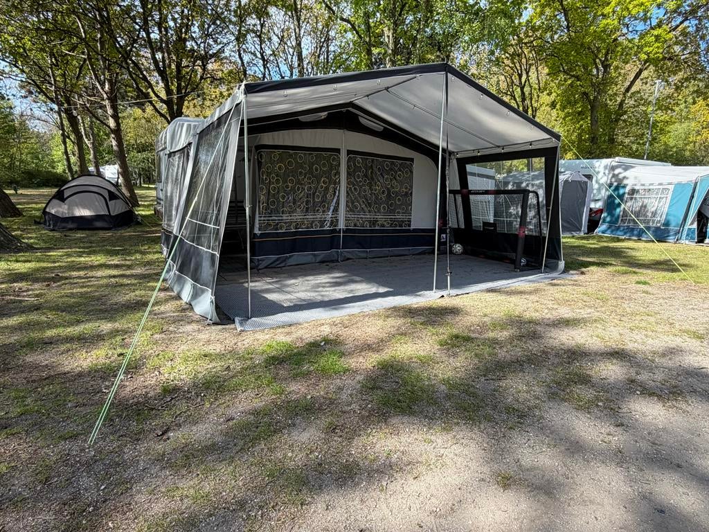 Zeer complete LMC Münsterland 490K1 caravan, Caravans en Kamperen, Caravans, Stabilisator, Treinzit, Particulier, 4 tot 5 meter