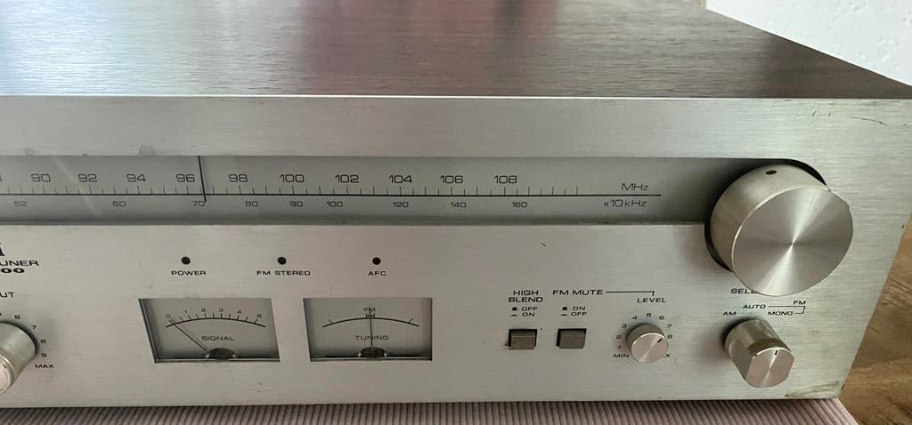 Akai AT 2400 vintage stereo tuner  klassiek en stijlvol, Ophalen of Verzenden, Gebruikt, Minder dan 60 watt, Overige merken