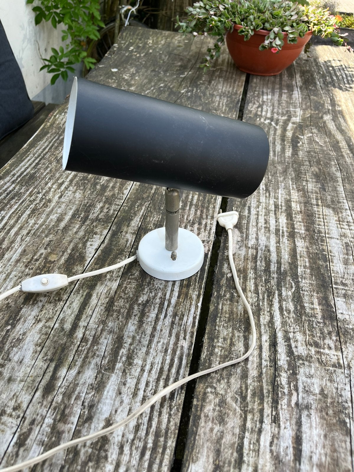 Raak? Amsterdam wandlamp zwart wit metaal spot jaren 60 €95, Ophalen of Verzenden, Gebruikt, Metaal, Dutch design vintage scandinvie jren. 60