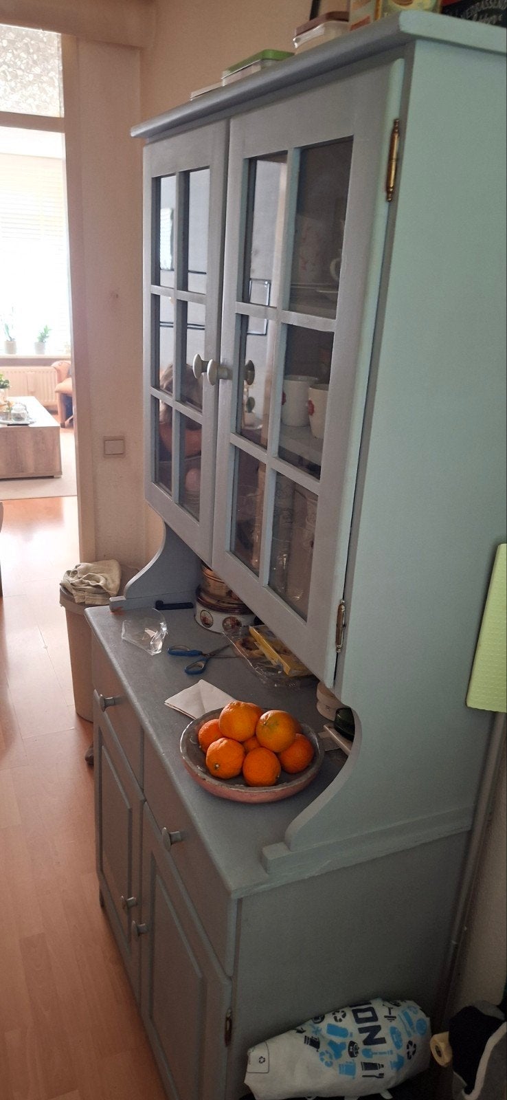 Vintage buffetkast in lichtgroen/grijs met glazen deuren, Ophalen, Gebruikt, 50 tot 100 cm, 150 tot 200 cm