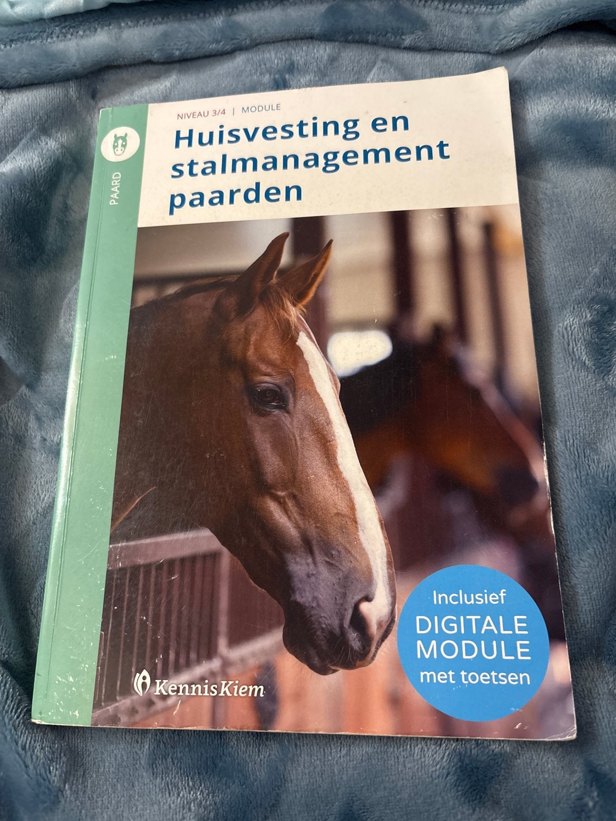 Huisvesting en stalmanagement paarden - KennisKiem, Ophalen of Verzenden, Zo goed als nieuw, MBO