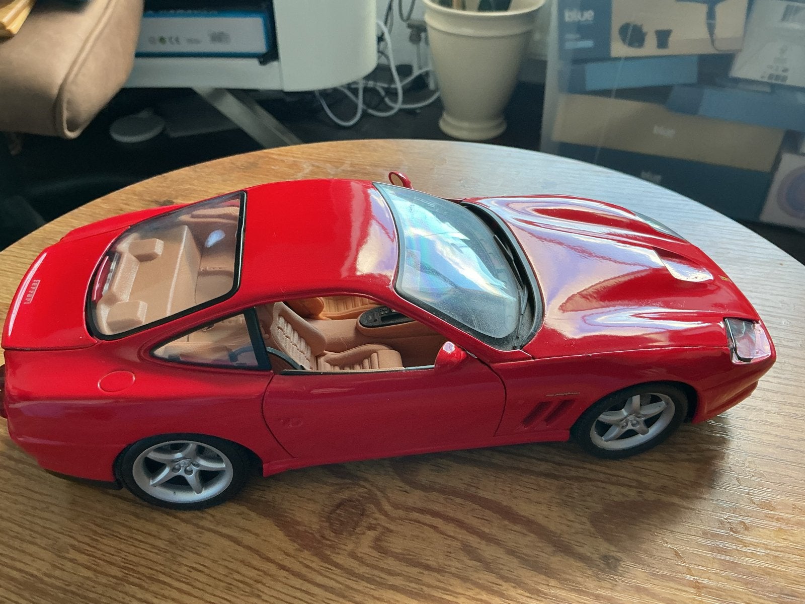 Maisto Ferrari 550 Maranello Schaalmodel 1:18 Rood, Ophalen of Verzenden, Zo goed als nieuw, Auto, Maisto