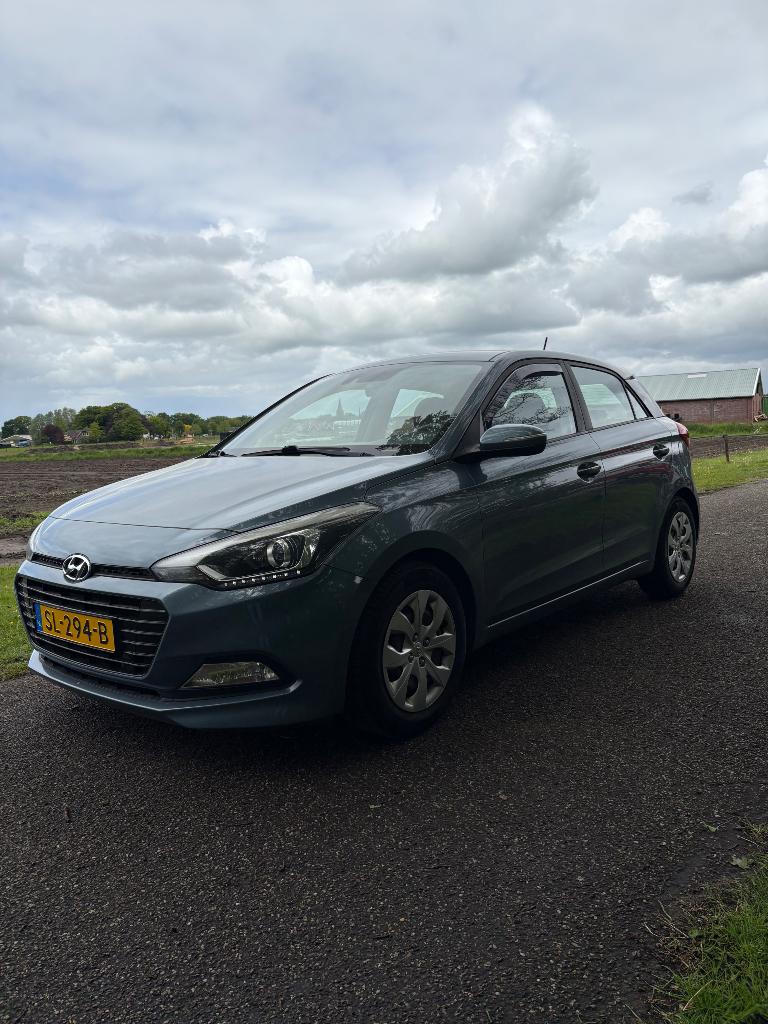 Hyundai i20 1.0 T-gdi Blue 100PK 2018 Blauw, Auto's, Hyundai, Voorwielaandrijving, 450 kg, 40 €/maand, Zwart