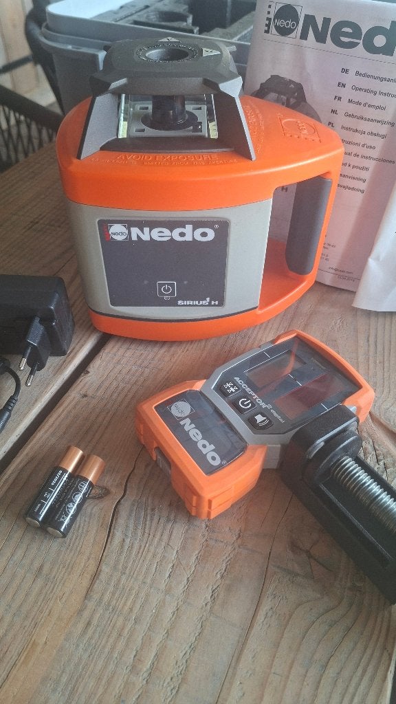 2x Nedo Bouwlaser op accu. Sirius 1H + Primus 2, ,, Ophalen of Verzenden, Zo goed als nieuw, ,