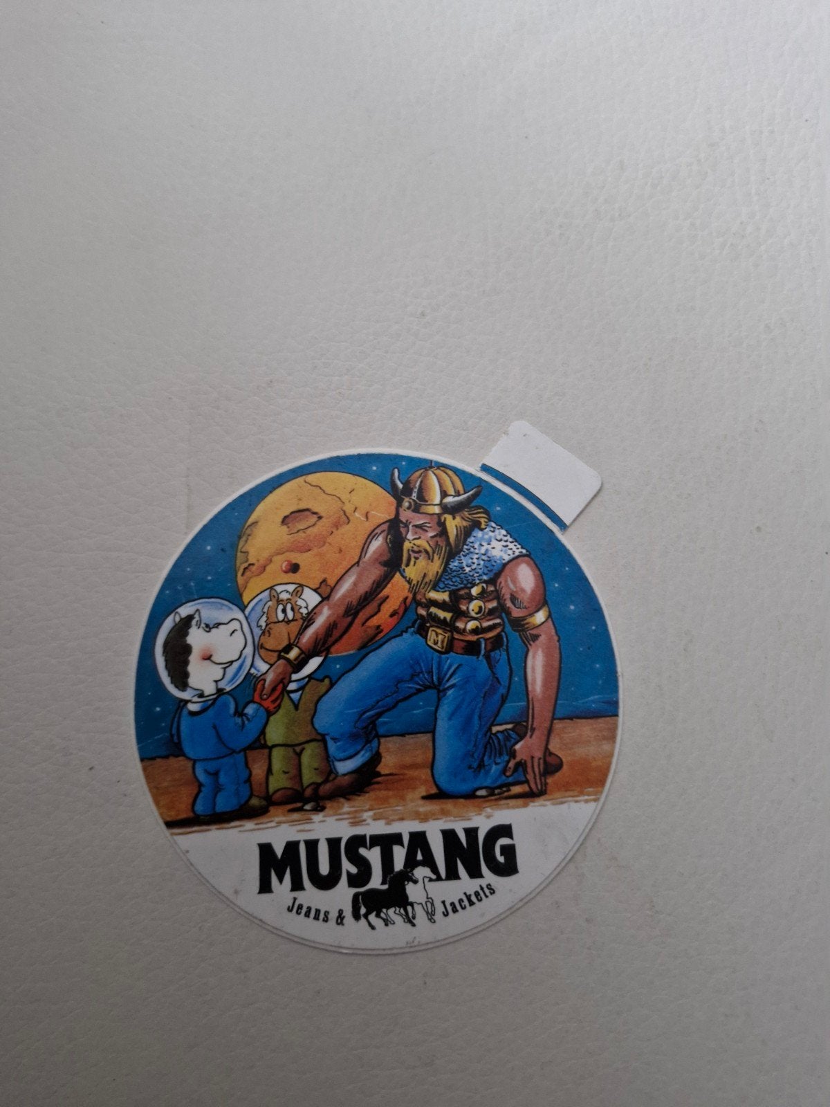 12146 Vintage Mustang Jeans & Jackets Sticker - Viking & Ast, Ophalen of Verzenden, Zo goed als nieuw, Merk
