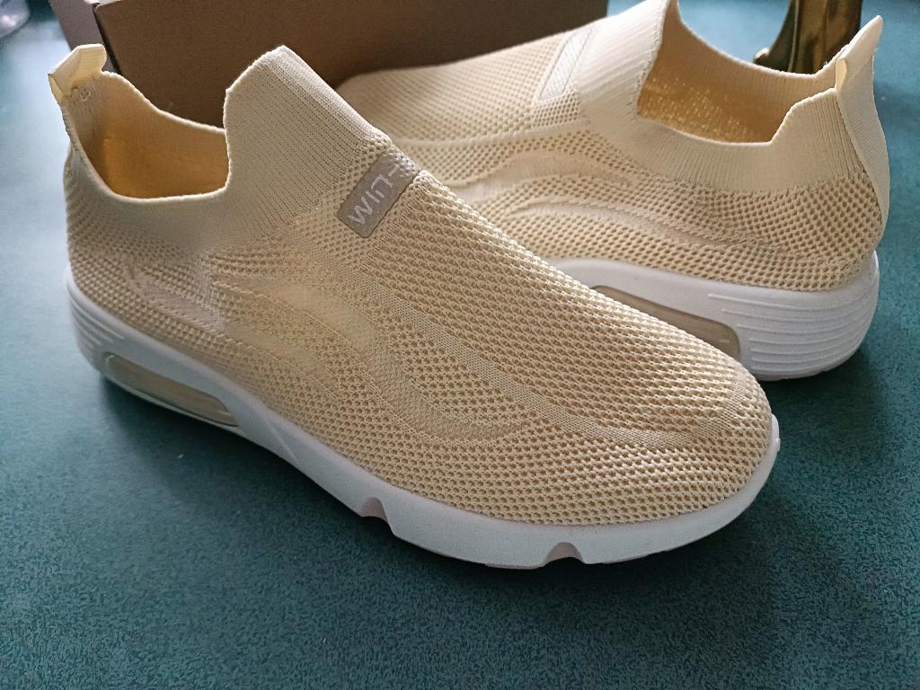 Nieuw:Beige instappers, Kleding | Dames, Schoenen, Win-Sky, Nieuw, Ophalen of Verzenden, Instappers