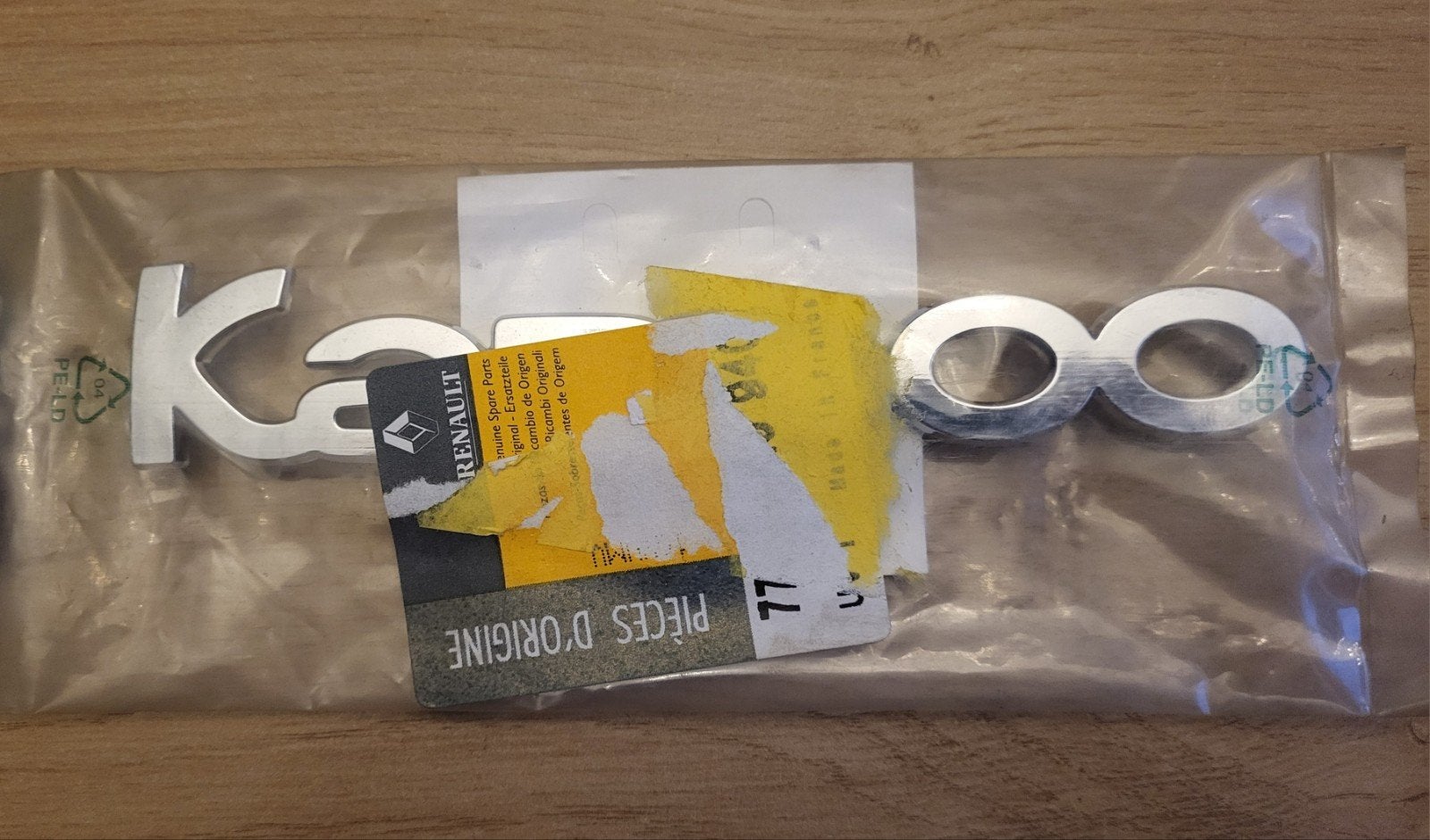 Nieuw Origineel Renault Kangoo Achterklep Logo Embleem, Ophalen of Verzenden, Nieuw, Achter, Renault