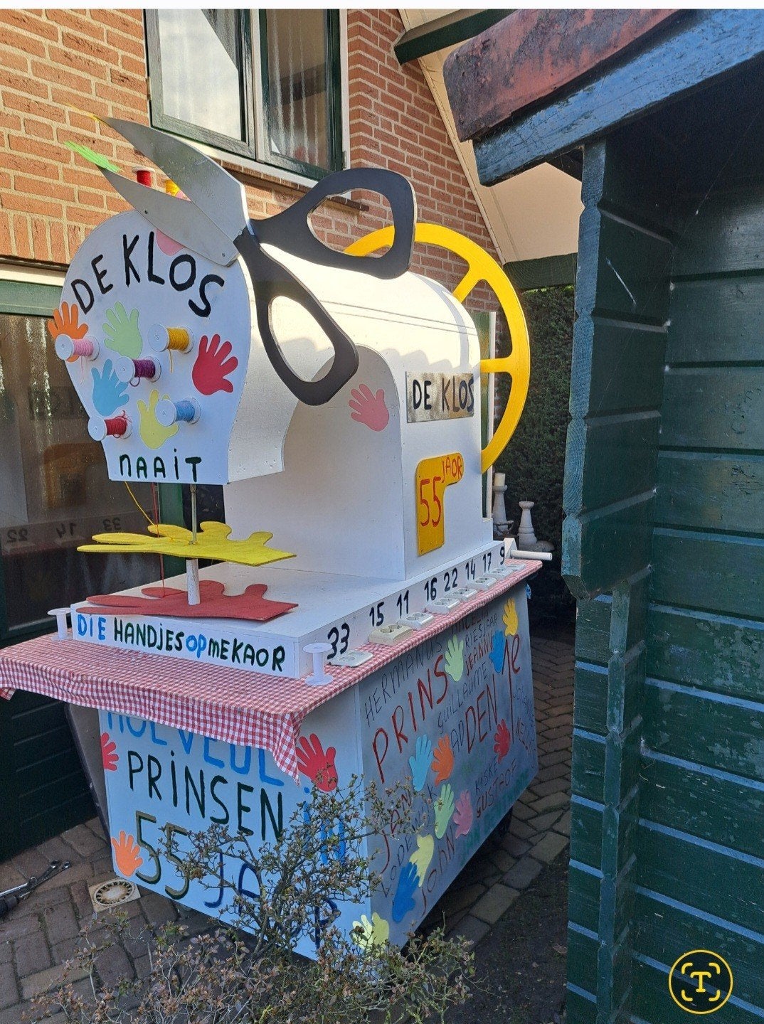 Carnavalswagen 'De Klos' - Naaimachine met klos, Ophalen, Gebruikt, Toebehoren, Overige merken