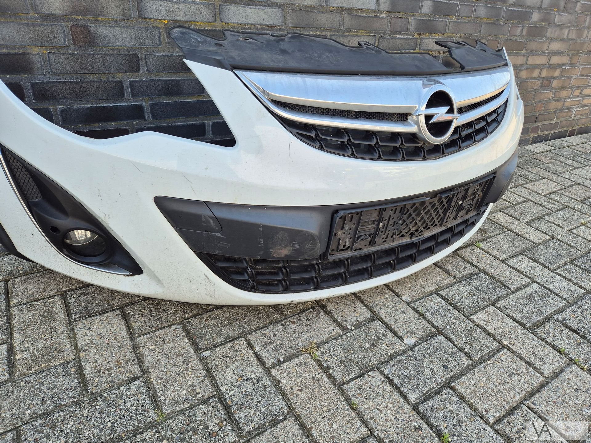 Voorbumper wit Opel Corsa D facelift 2009 - 2013 schadevrij, -, Voor, -, Bumper