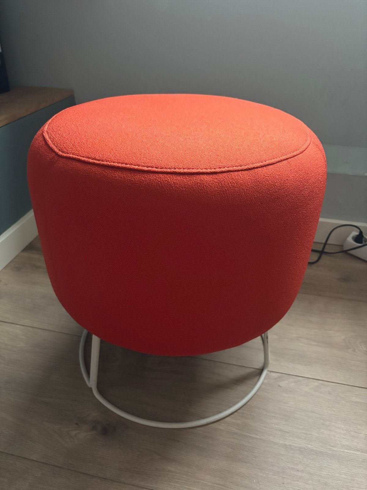 Cascando poef - Rood - Zo goed als nieuw, Ophalen, Rond, Zo goed als nieuw, Stof