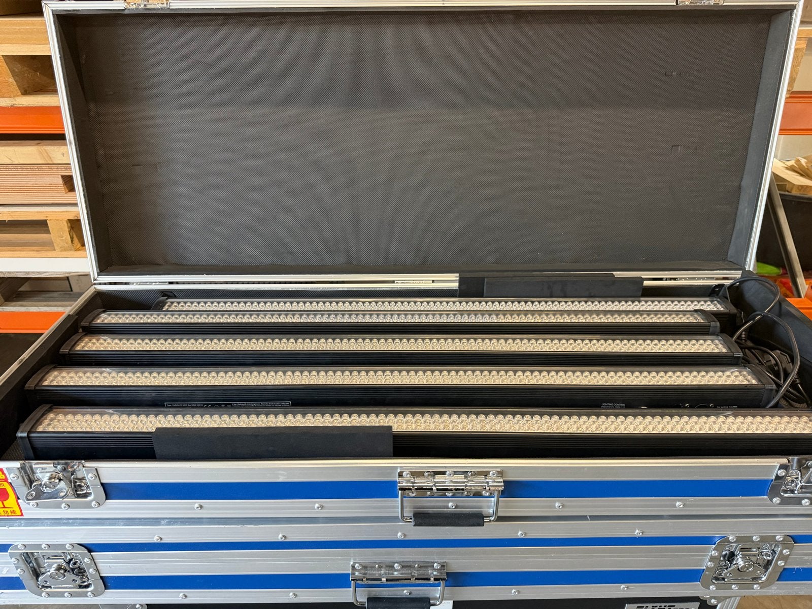 Eurolite Led barren rgb 252 DMX in Flightcase, Ophalen, Zo goed als nieuw, Licht