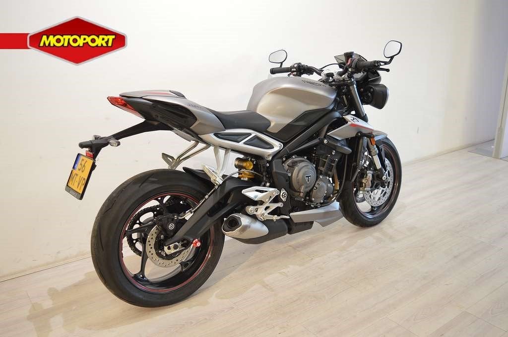 Triumph STREET TRIPLE 765 RS (bj 2018), Triumph Motocycles, Triumph.Benelux@triumph.co.uk, De Droogmakerij 40A
1851 LX   Heiloo, NL