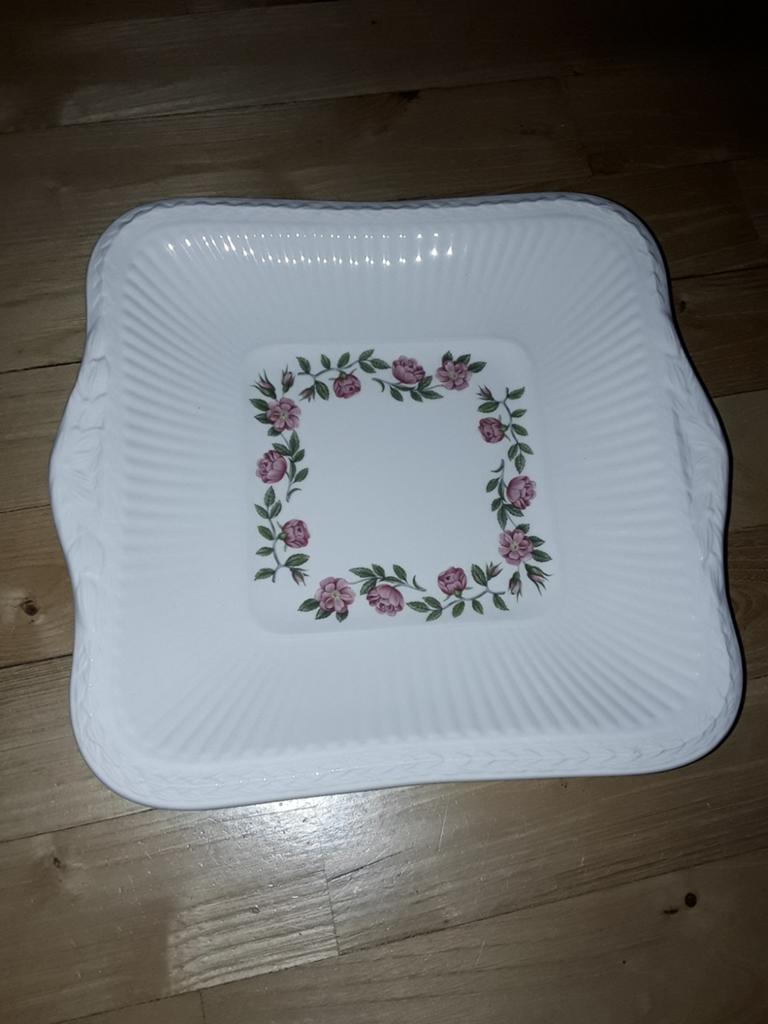 Wedgwood serveerschaal Rosalin, Huis en Inrichting, Ophalen of Verzenden, Wedgwood, Porselein, Schaal of Schalen