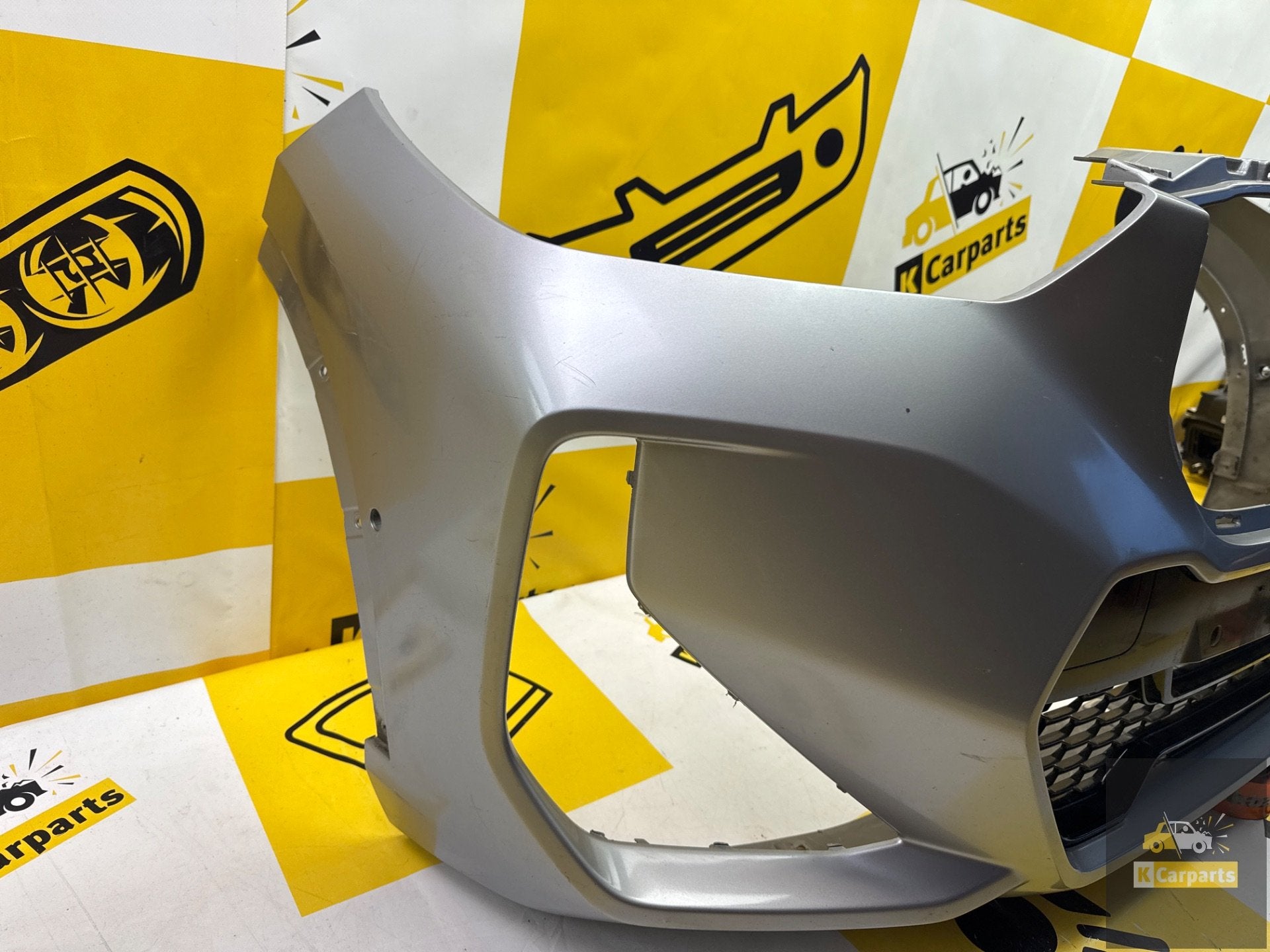 Voorbumper BMW X1 U11 Sport Bumper Origineel 51119881907, Petuelring 130
80788  Munich, DE, Gebruikt, Voor, Info@bmw.de