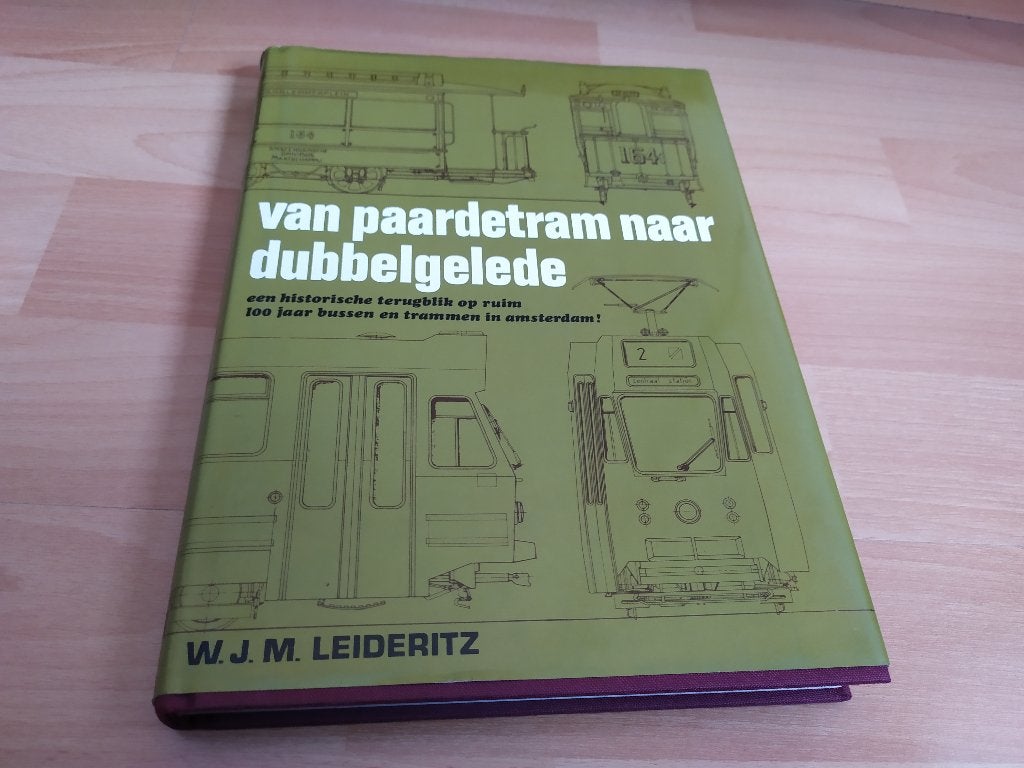 Van paardetram naar dubbelgelede - Een historische..., Ophalen of Verzenden, Gelezen, Tram