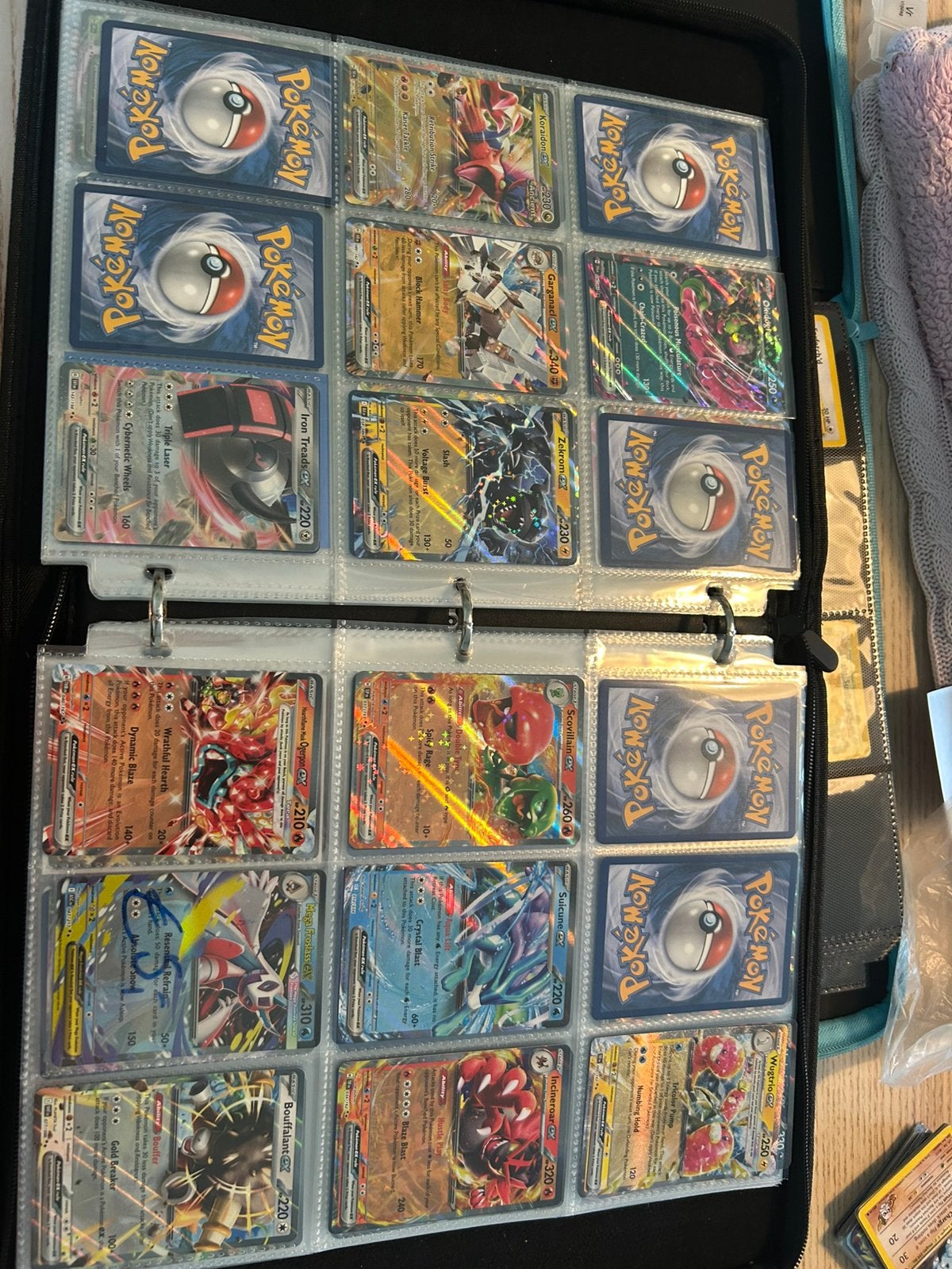 Map met 350+ ex/v/pokeball kaarten, Ophalen of Verzenden, Zo goed als nieuw