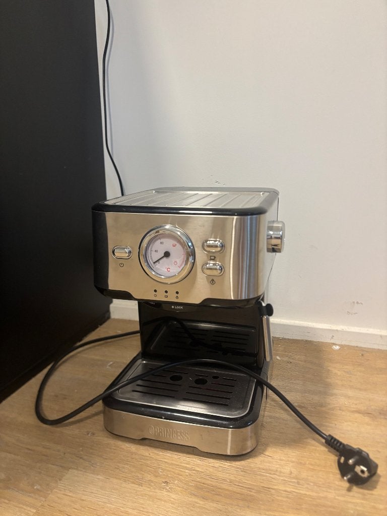 Koffiezetapparaat met piston - Princess, Ophalen, Koffiemachine, Zo goed als nieuw, Afneembaar waterreservoir