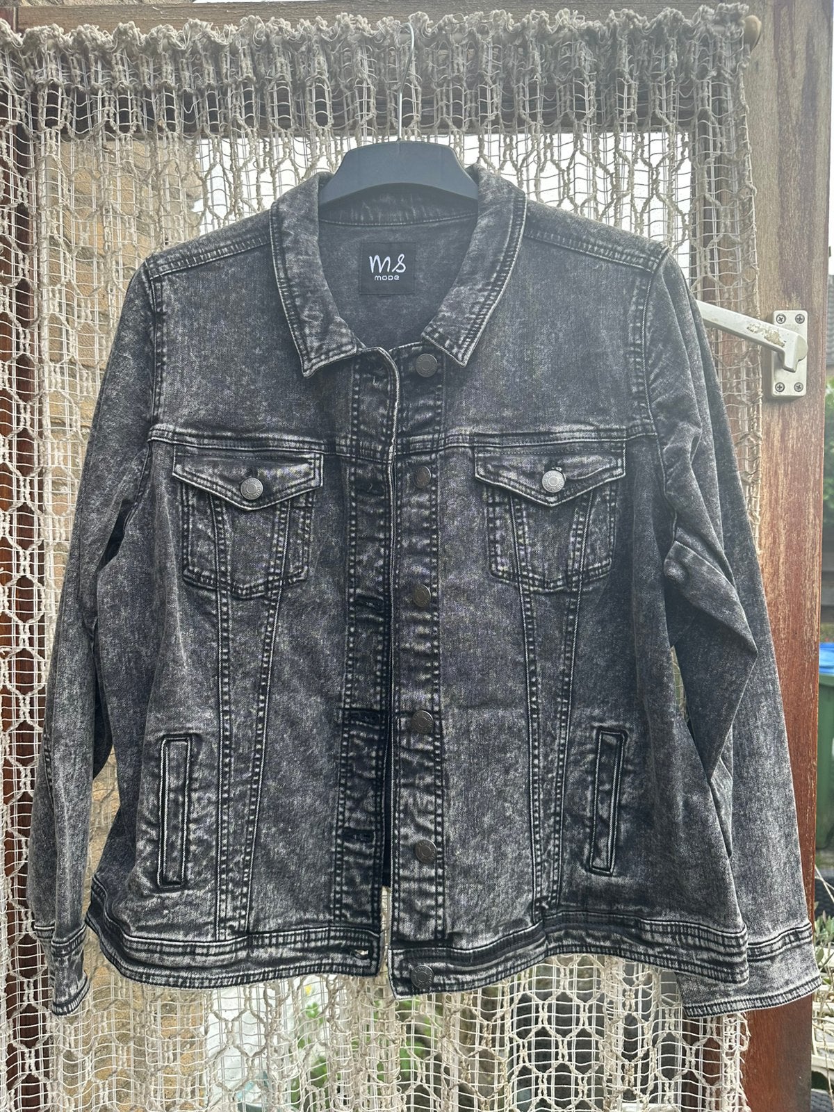 M&S spijkerjasje zwart denim, Kleding | Dames, Ophalen of Verzenden, Zo goed als nieuw, Maat 46/48 (XL) of groter, Zwart