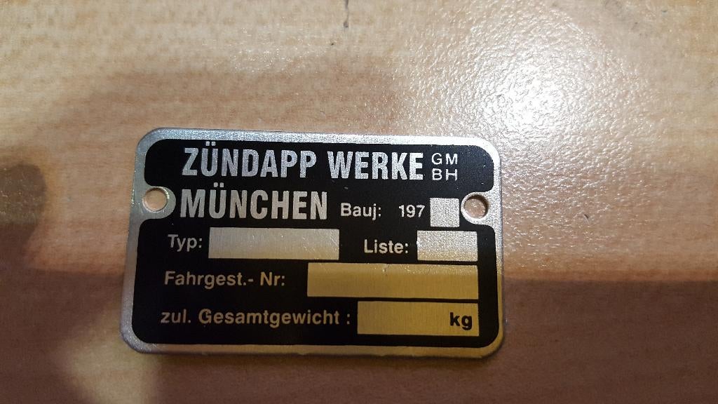 Zundapp typeplaatje 197- voor het frame + 2 kerfnagels, Ophalen of Verzenden, Nieuw, Frame