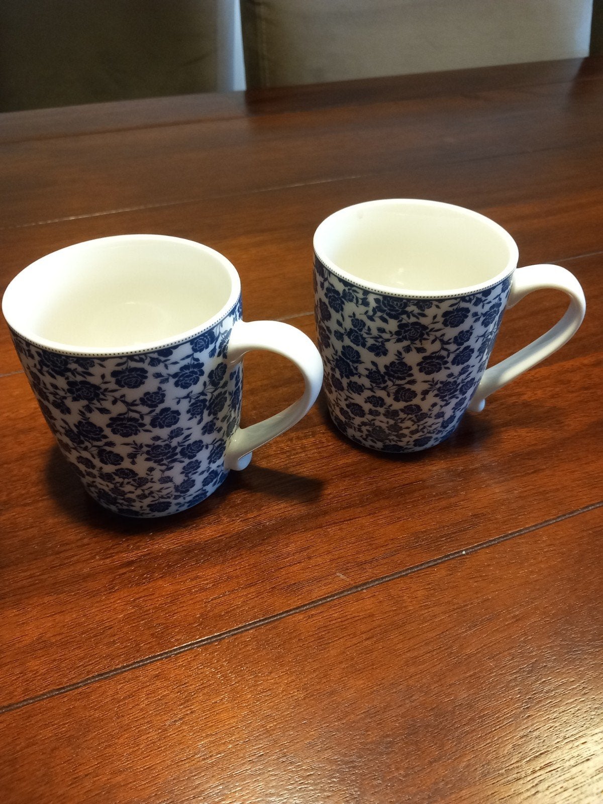2 blauwe koffie  bekers, van het merk amely jones, Antiek en Kunst, Ophalen of Verzenden