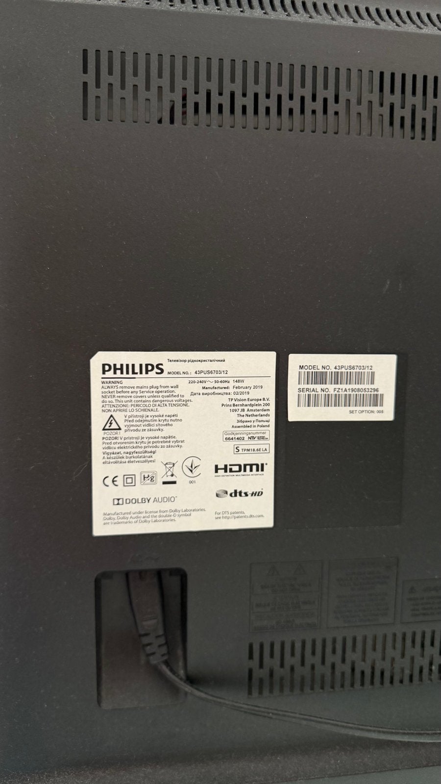 Foto 3 van Philips Ambilight 43 Inch 43PUS6703/12 4K UHD Smart TV
