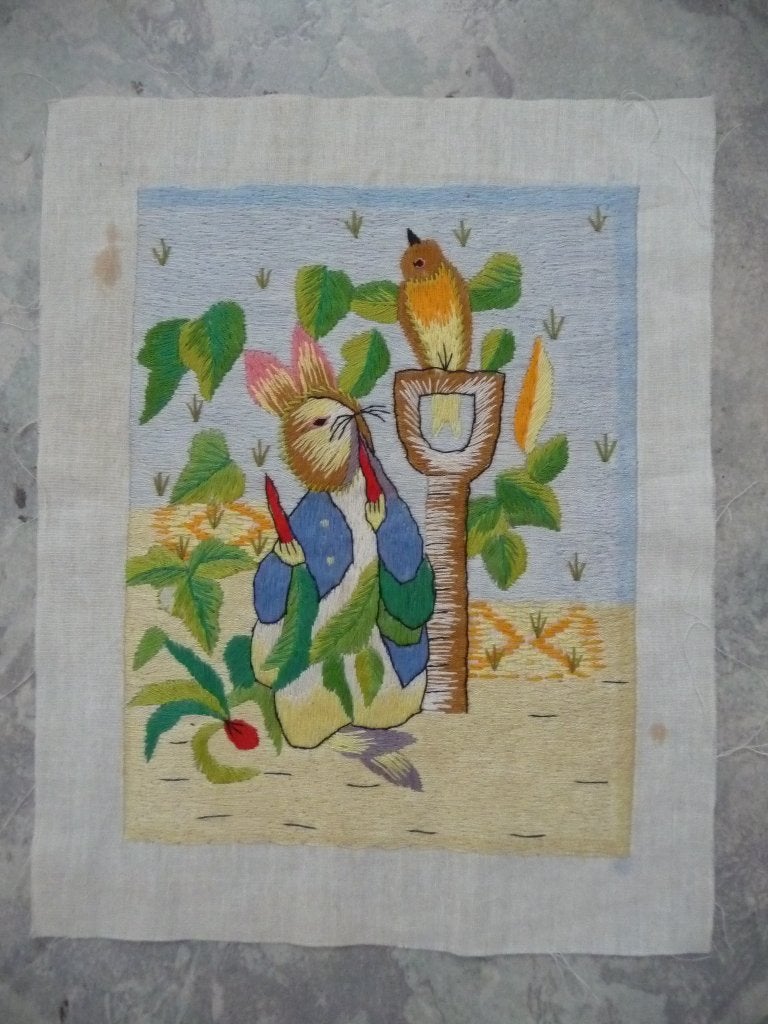 Borduurwerk "Peter Rabbit", Hobby en Vrije tijd, Borduren en Borduurmachines, Ophalen of Verzenden, Gebruikt, Handborduren, Onderdeel of Toebehoren