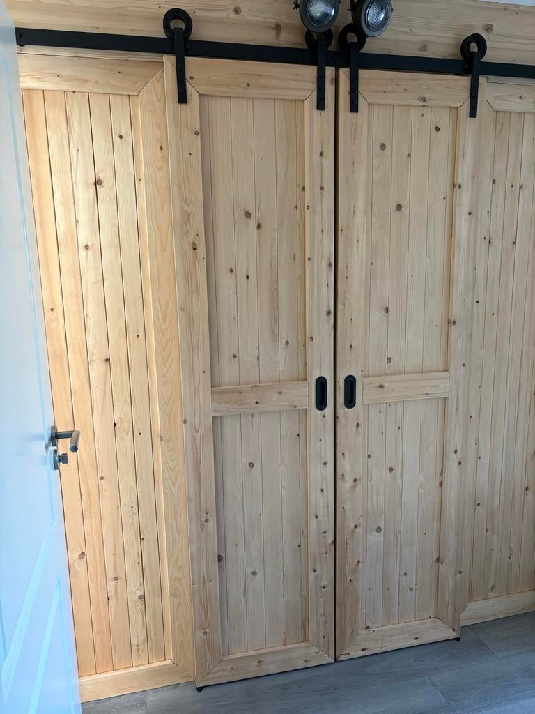 Houten inbouw kast met deuren - Zeer netjes, Ophalen, 200 cm of meer, 50 tot 100 cm, Zo goed als nieuw