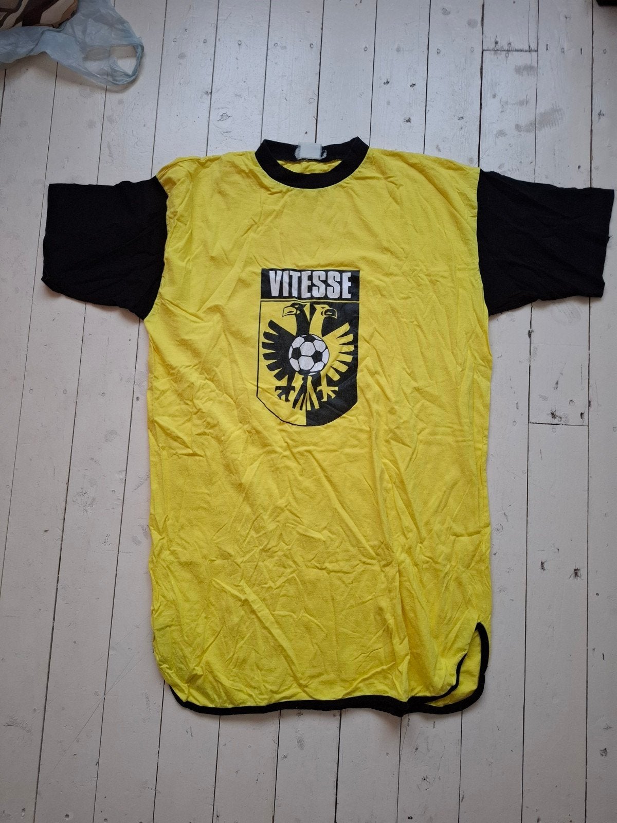 Vitesse pyjama/shirt voor de echte fans, Verzenden, Geel, Overige maten, Vitesse