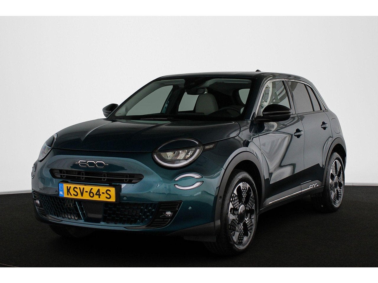 Fiat 600 1.2 Hybrid La Prima Leder Stoelverwarming Massage K, Auto's, Automaat, Adaptive Cruise Control, Gebruikt, 1199 cc
