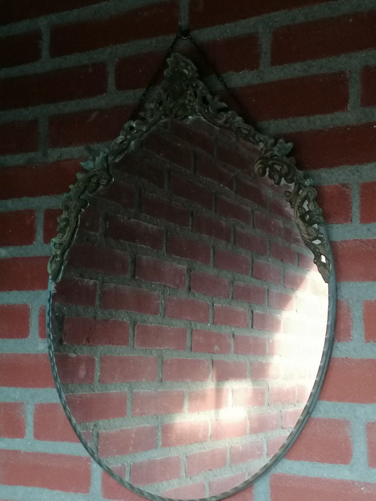 Antieke ovale spiegel met koperen sierrand, Antiek en Kunst, Ophalen, Ovaal, Minder dan 50 cm, Minder dan 100 cm