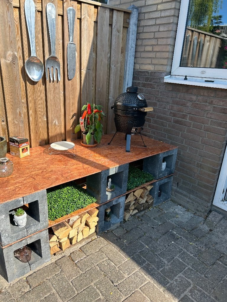 Stenen en hout om bbq tafel te maken, Ophalen, Gebruikt, Houtskool