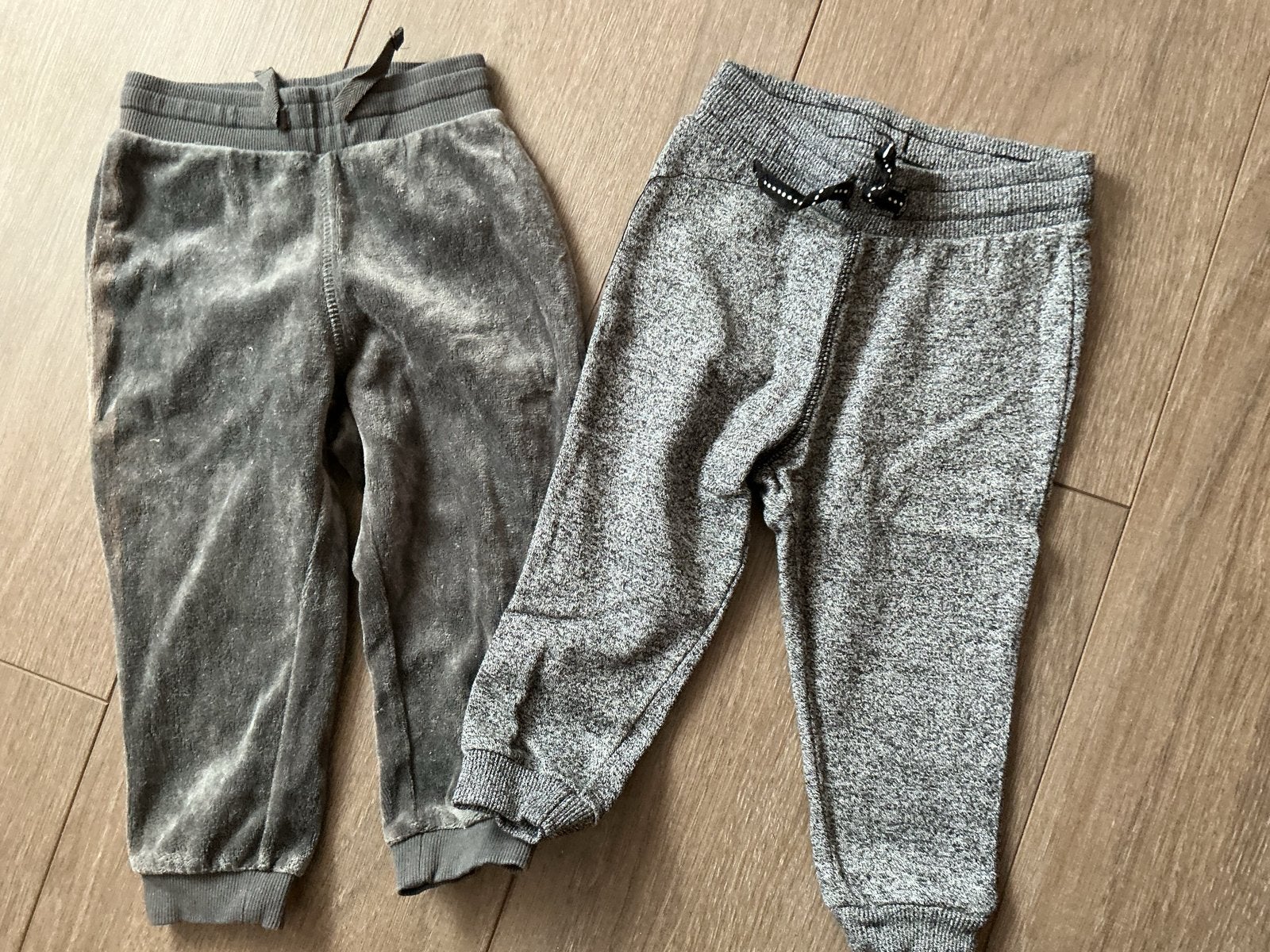 2 H&M broekjes maat 80 en 86, Ophalen of Verzenden, Nieuw, Jongetje of Meisje, Broekje