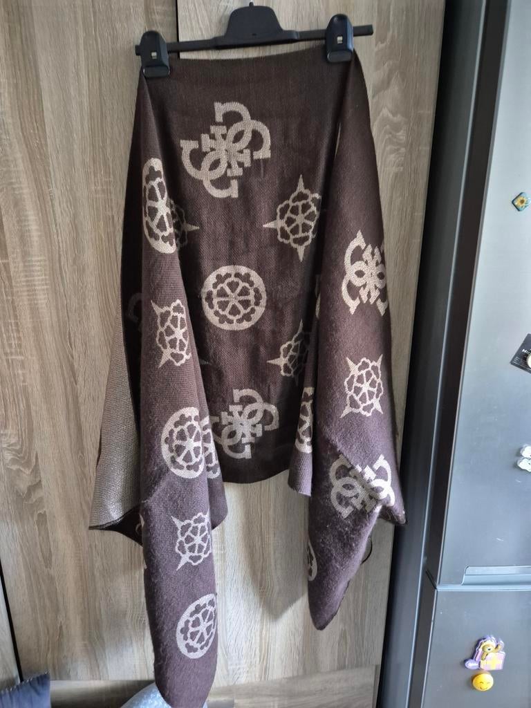 Guess Sjaal Bruin met Logo Patroon, Kleding | Dames, Mutsen, Sjaals en Handschoenen, Guess, Ophalen of Verzenden, Zo goed als nieuw