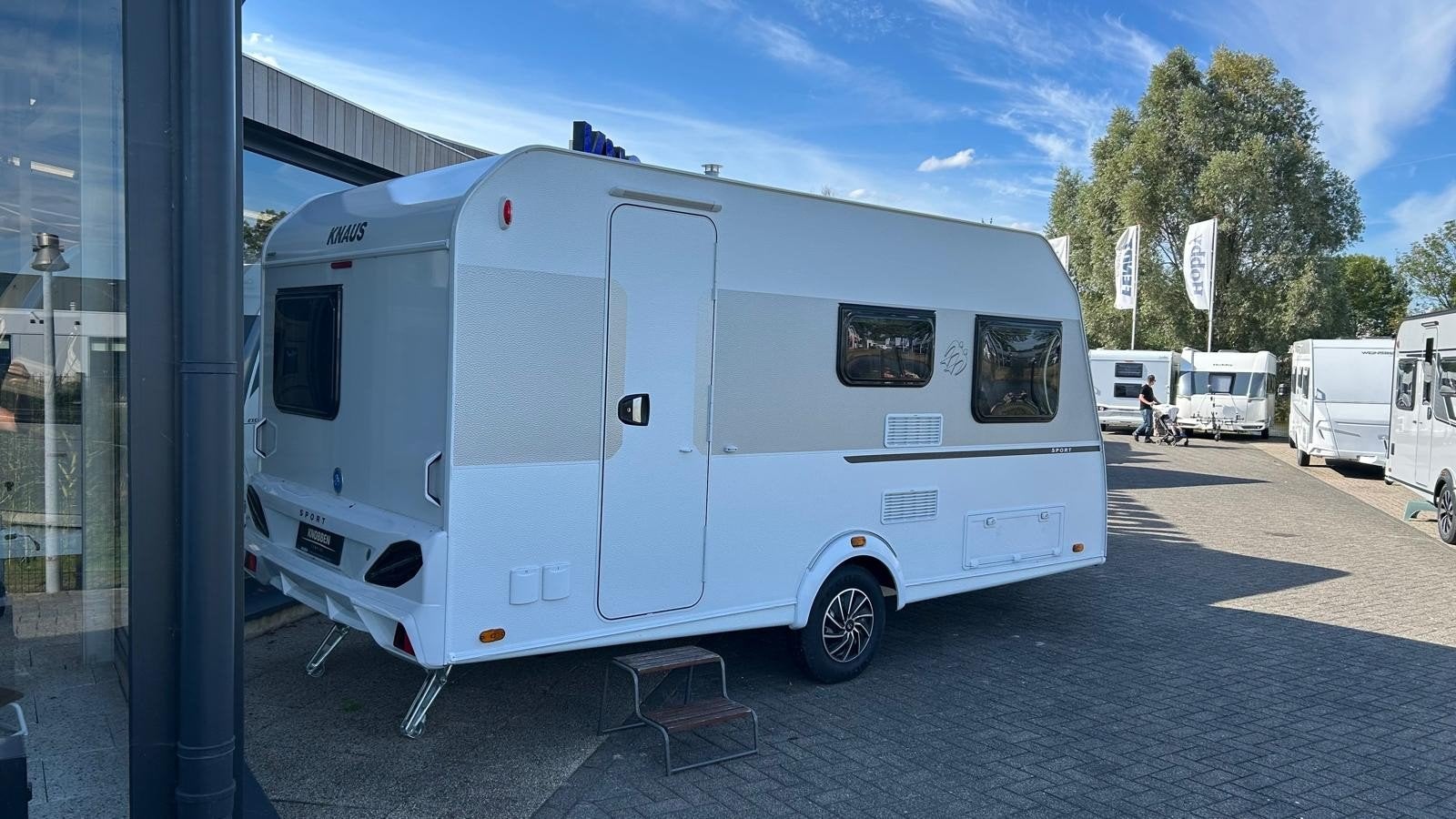 Knaus Sport 420QD 2025 ZGAN met mover (veel opties!), Treinzit, 750 - 1000 kg, Particulier, Knaus
